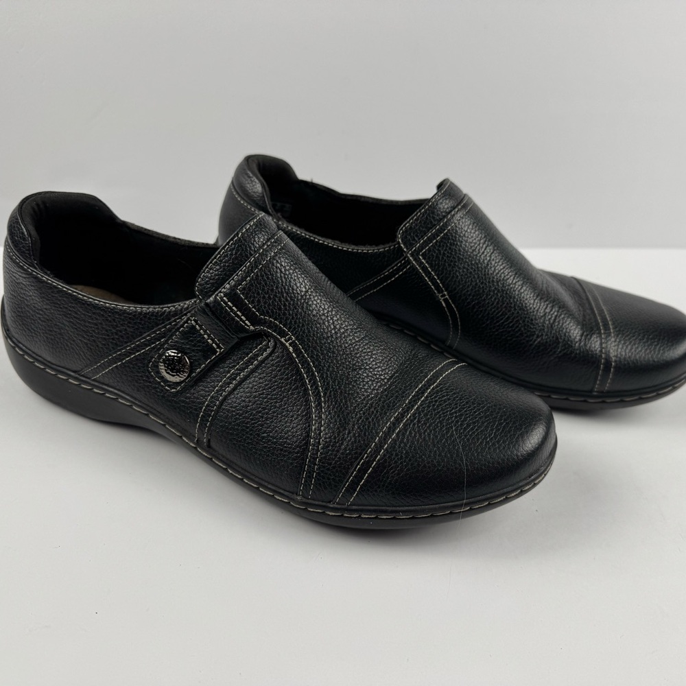 Clarks Black Leather Cora Giny loafers size 11 like new